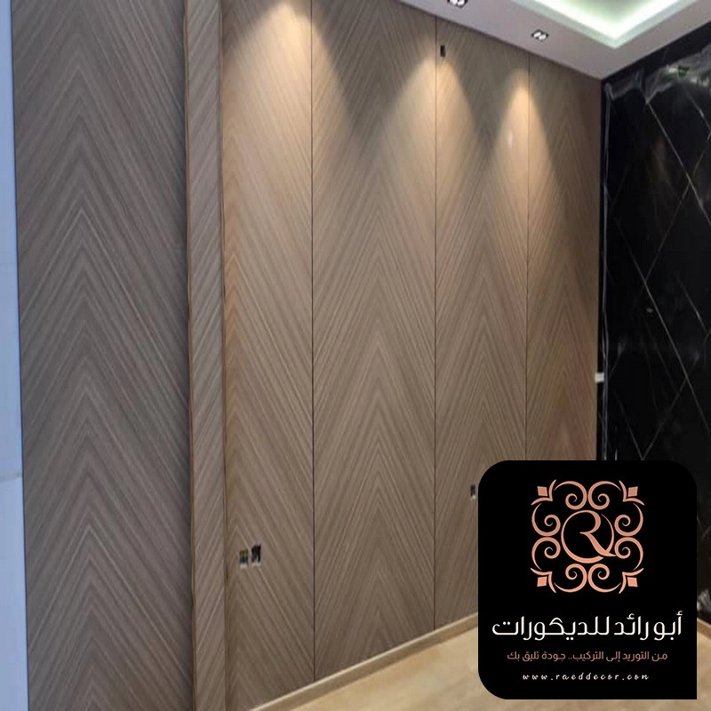فني تركيب شيبورد حي النخيل في الرياض